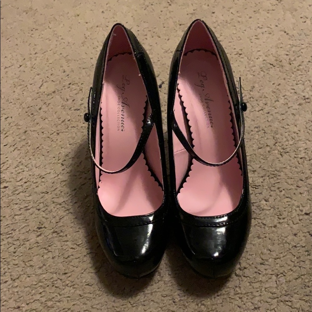 Patent leather Mary Jane
